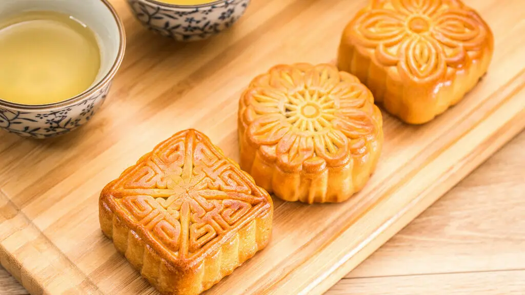 HỒNG PHƯỢNG VÀNG 廻り ベトナムアオザイ S (ズボン付いてます）