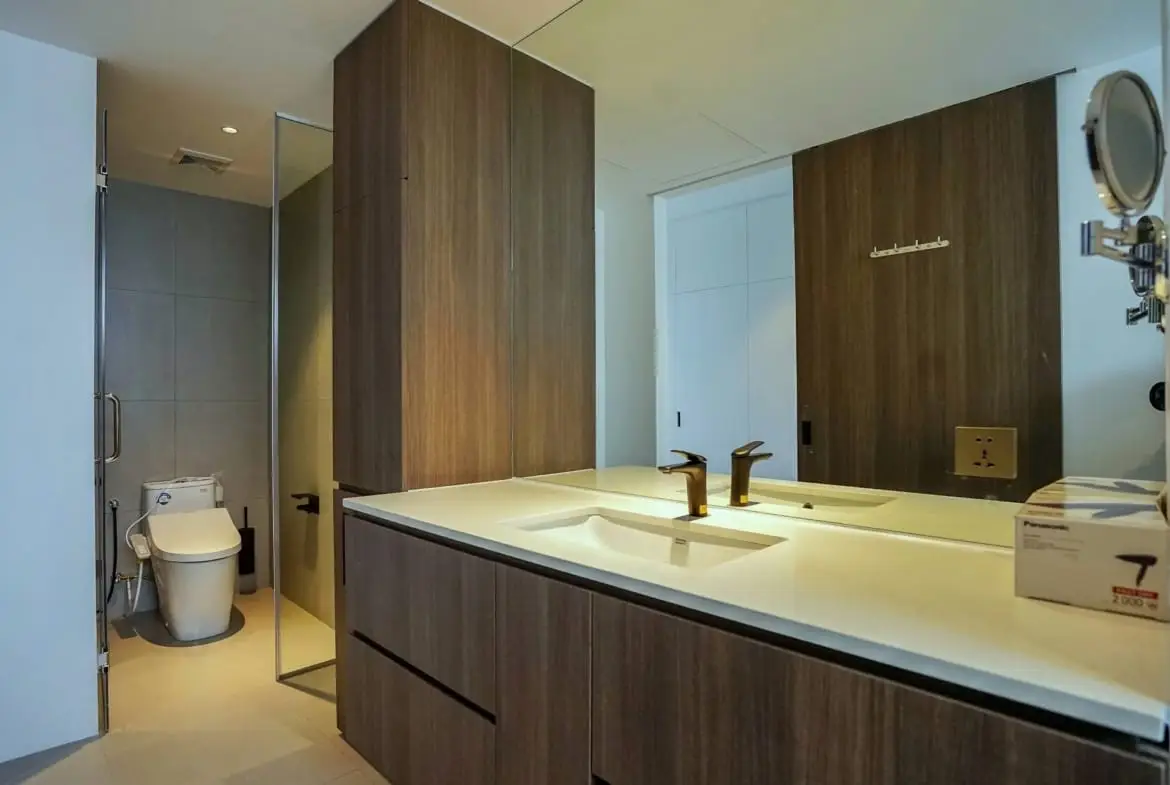Hanoi Housing Quang An_4bed_401_ bathroom