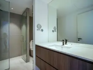Hanoi Housing Quang An_4bed_401_ bathroom (3)