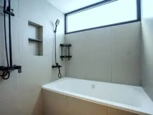 Hanoi Housing Quang An_4bed_401_ bathroom (5)