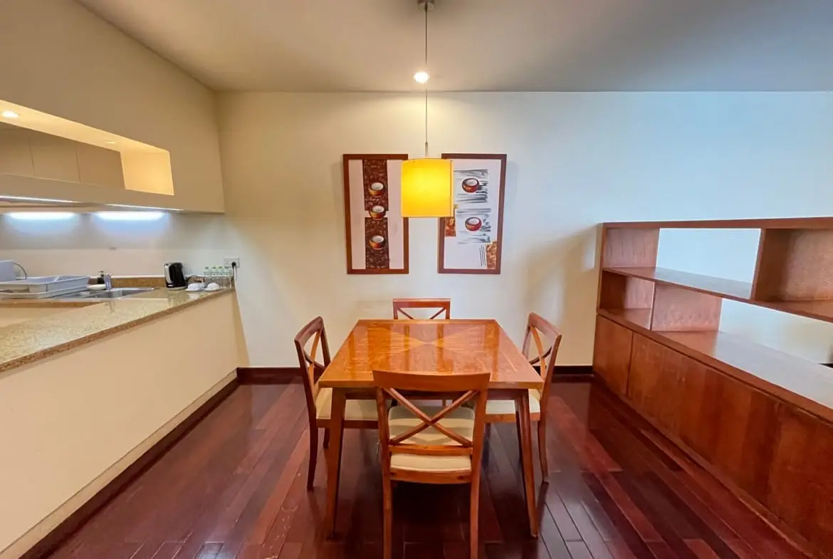 Wil que Westlake dinningroom