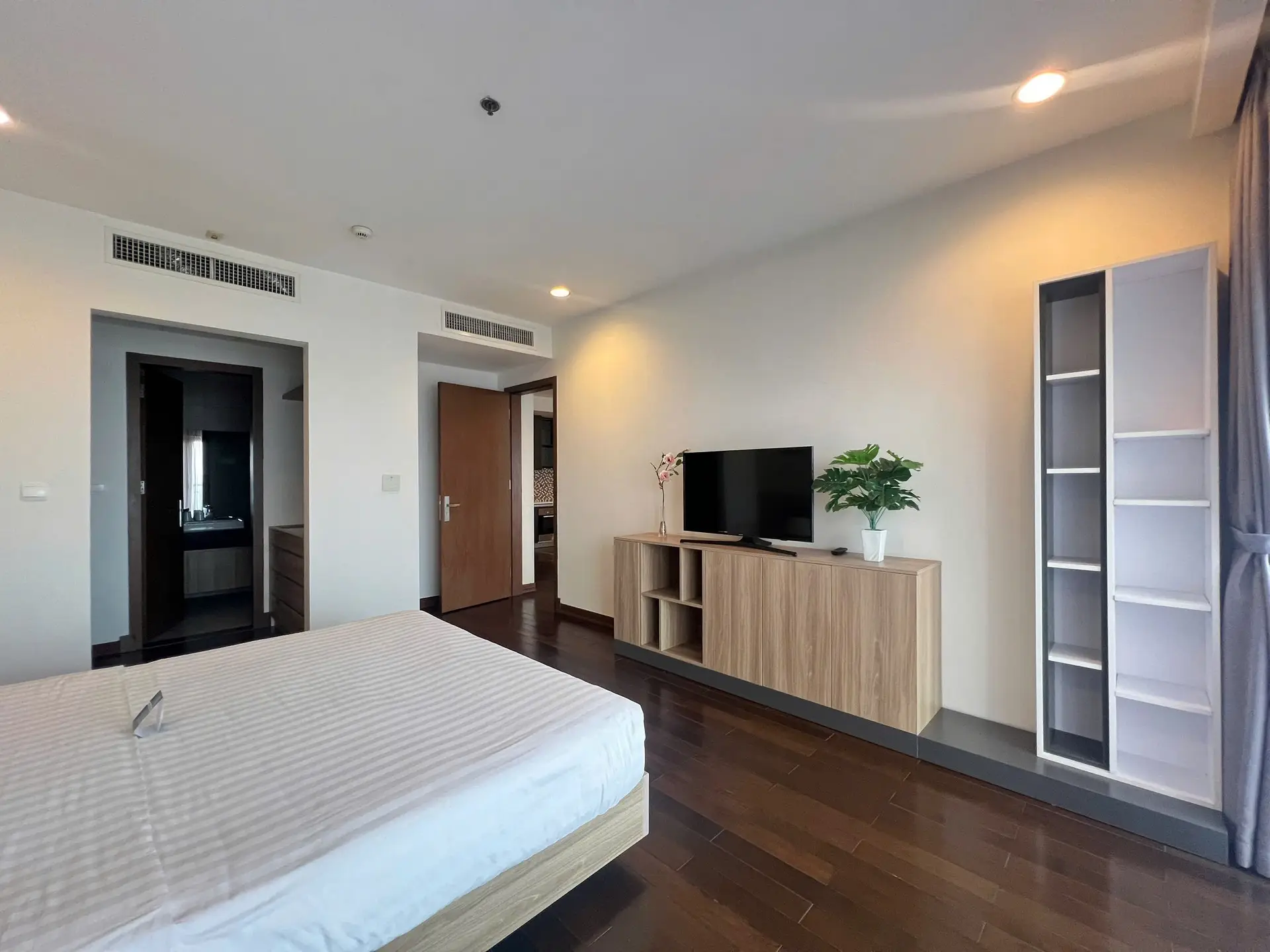 Lancaster Nui Truc_3bed_ bedroom (2)