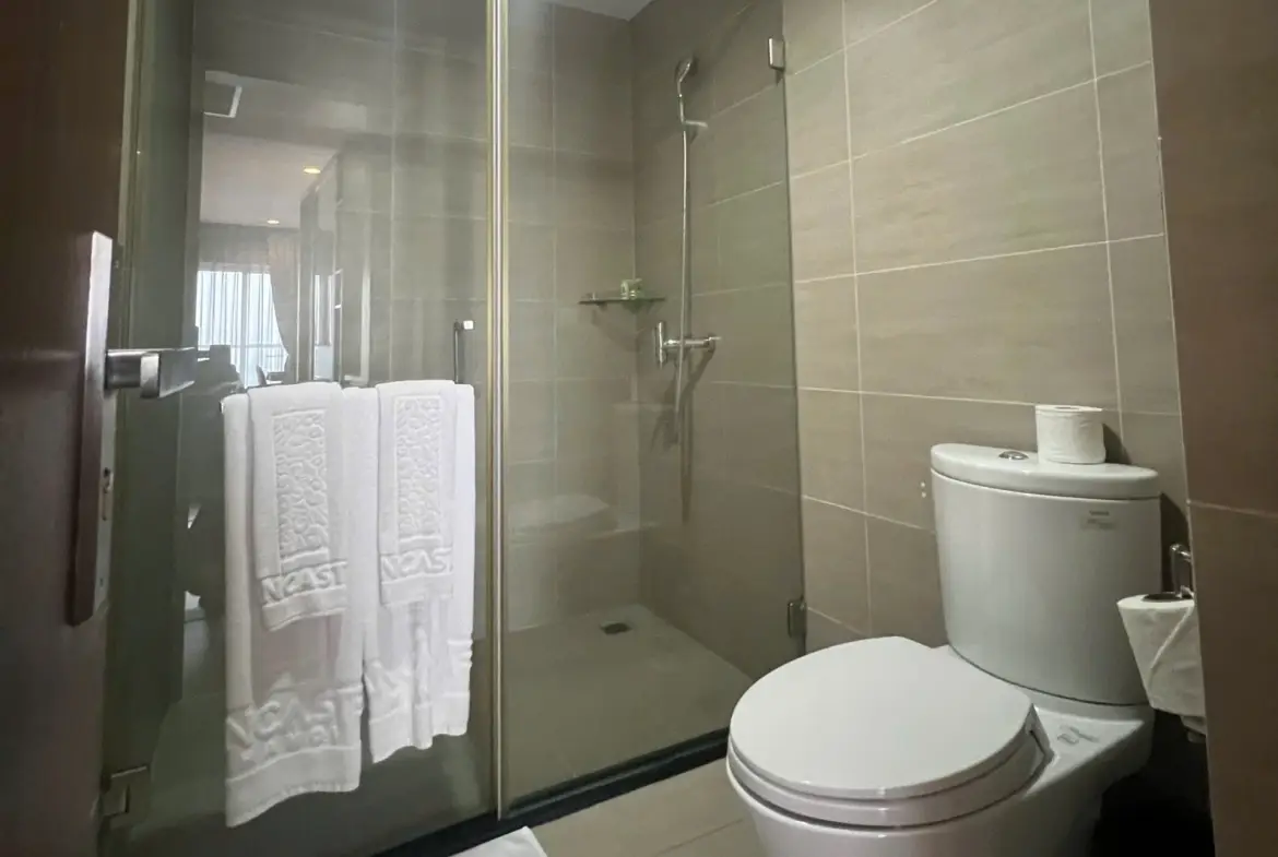 Lancaster Nui Truc_3bed_ toilet