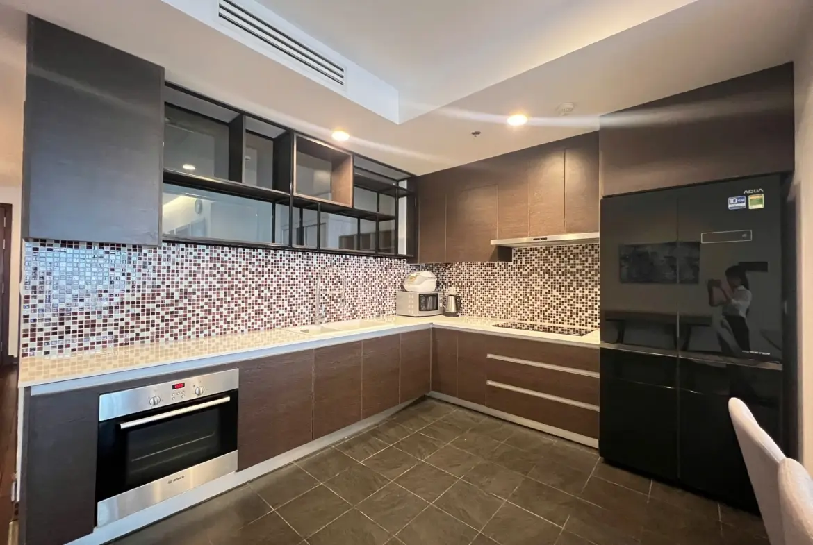 Lancaster Nui Truc_3bed_kitchen (2)