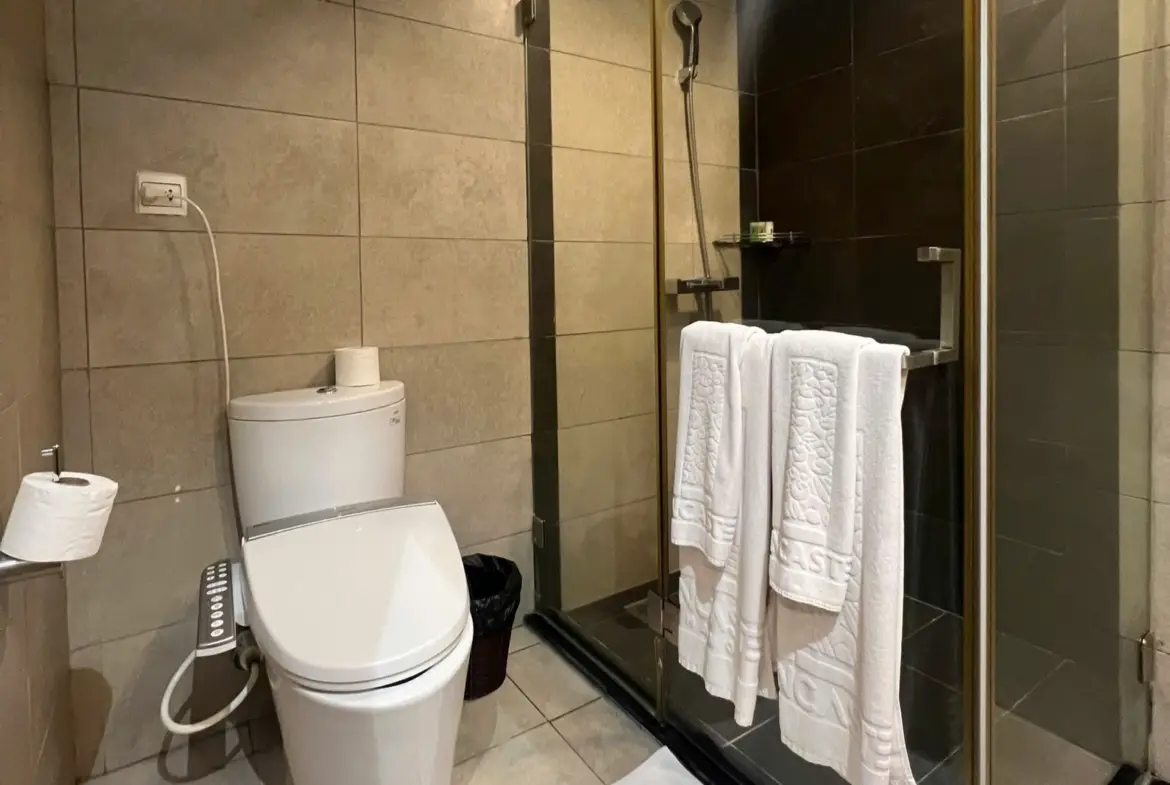 Lancaster Nui Truc_3bed_toilet