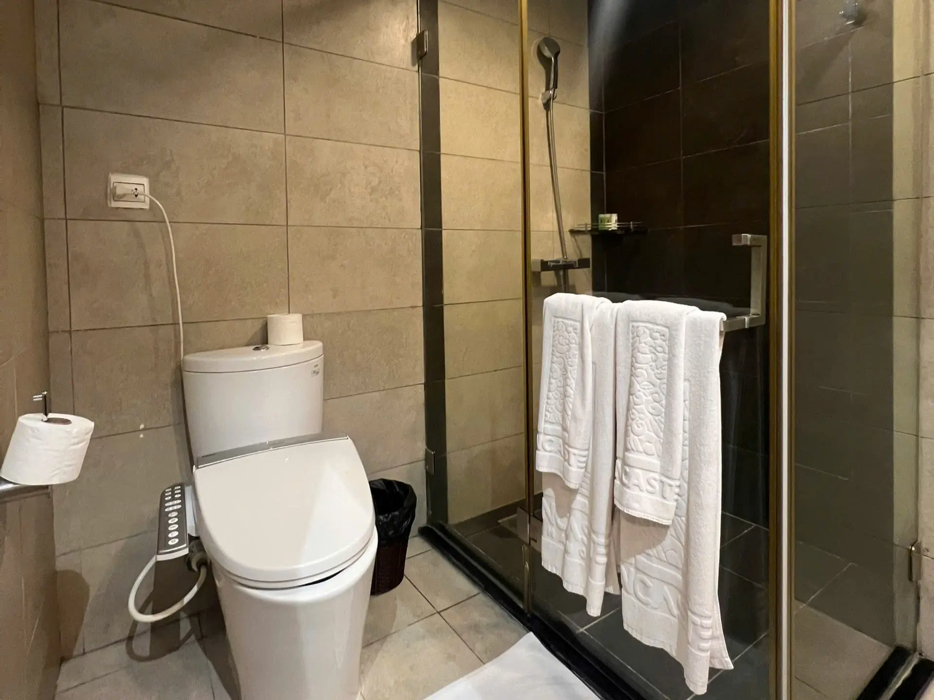 Lancaster Nui Truc_3bed_toilet