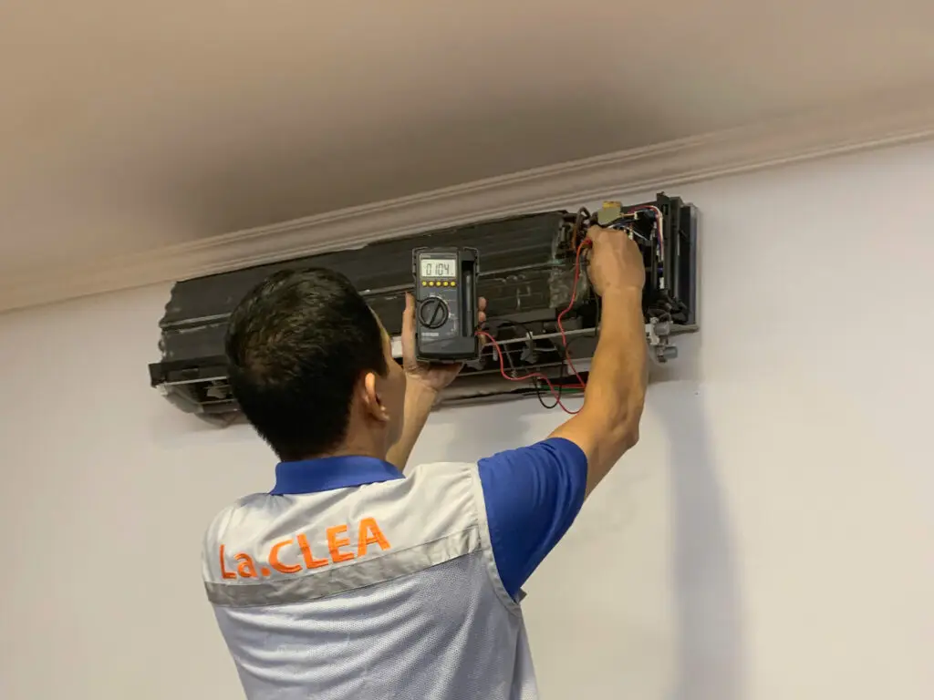 エアコンの回路を確認